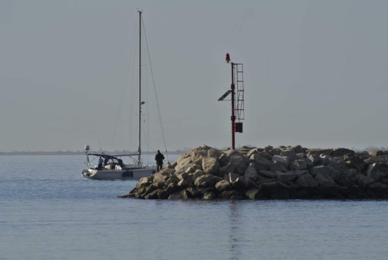 70 Sq M Apartment At Saint Martin'S Harbour Mali Losinj Exterior photo